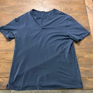 Lululemon Mens 5 year basic Henley (large)